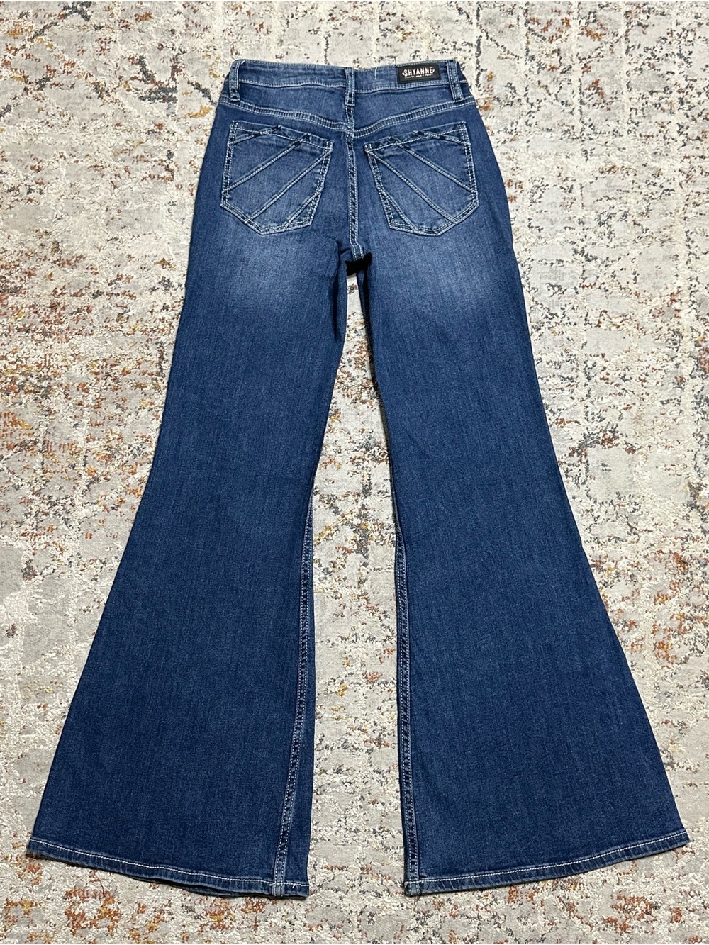 Shyanne Distressed Button-Fly Flare Jeans size 26 x 32 - Picture 3 of 11
